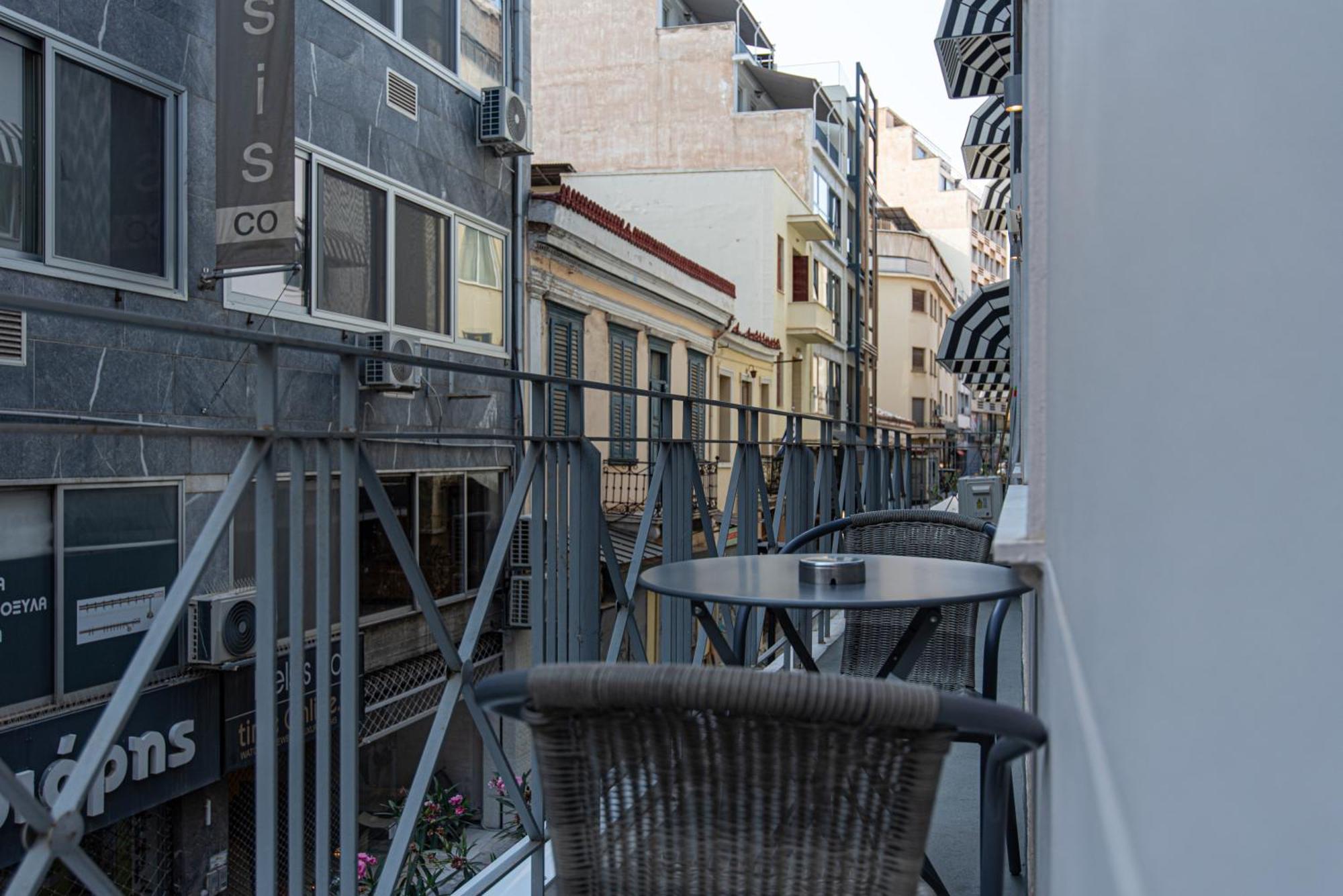 Central Calm Apartment أثينا المظهر الخارجي الصورة